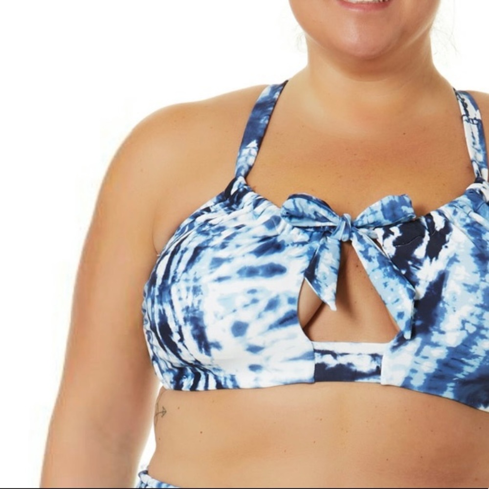 Time and Tru vertical tie dye bikini top  size M (8-10)